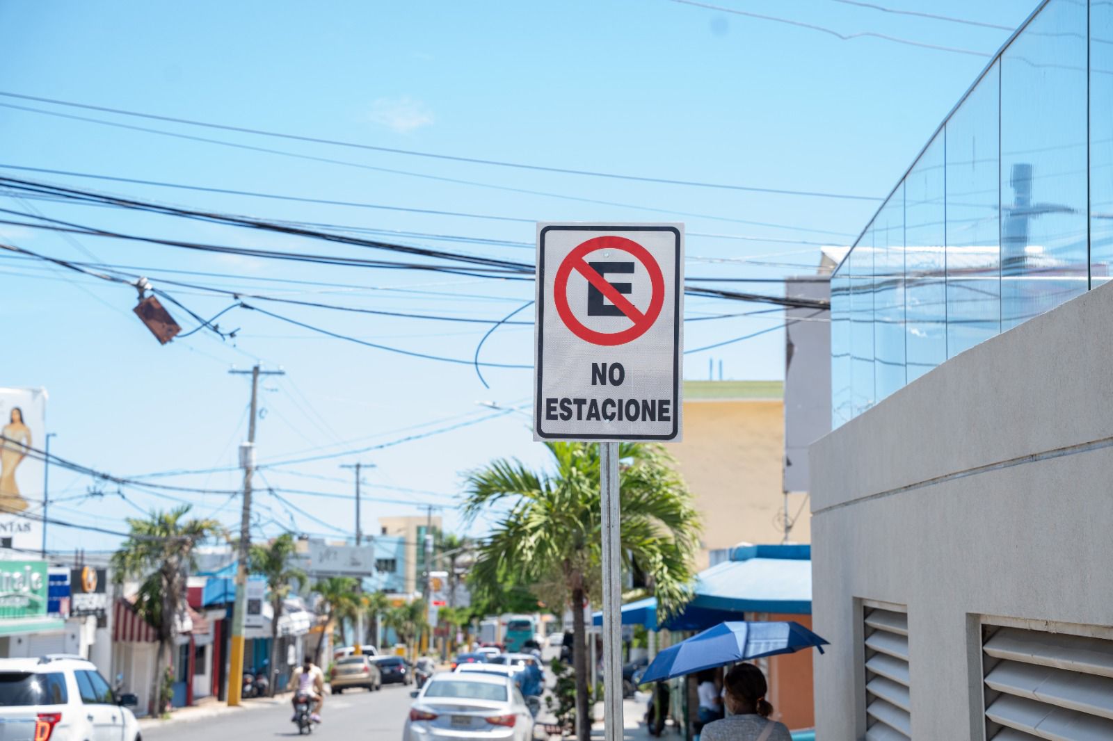 Alcaldía de La Romana realiza operativo rotulación calles del municipio