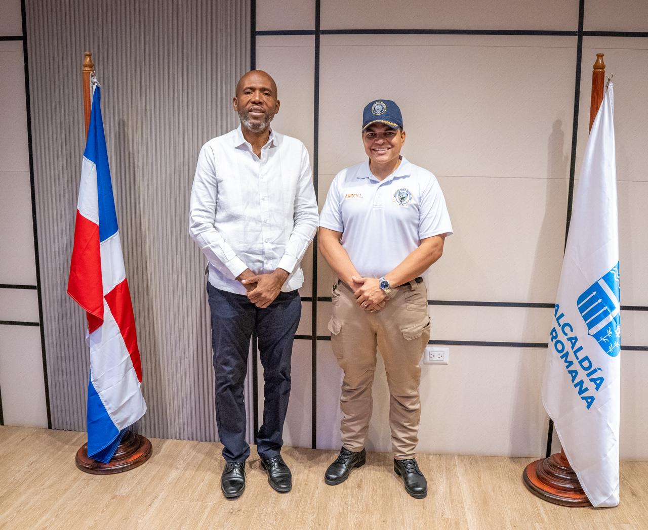 Alcalde Eduardo Kery Metivier recibe visita del nuevo director de Policía Comunitaria