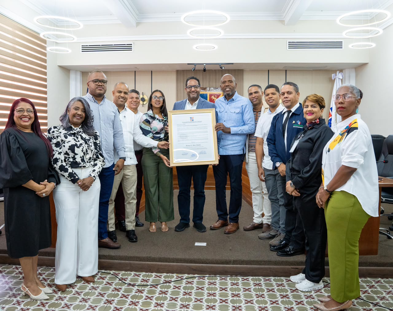 Concejo de Regidores reconoce como Visitante Distinguido a Benny Metz, Presidente de Conadis