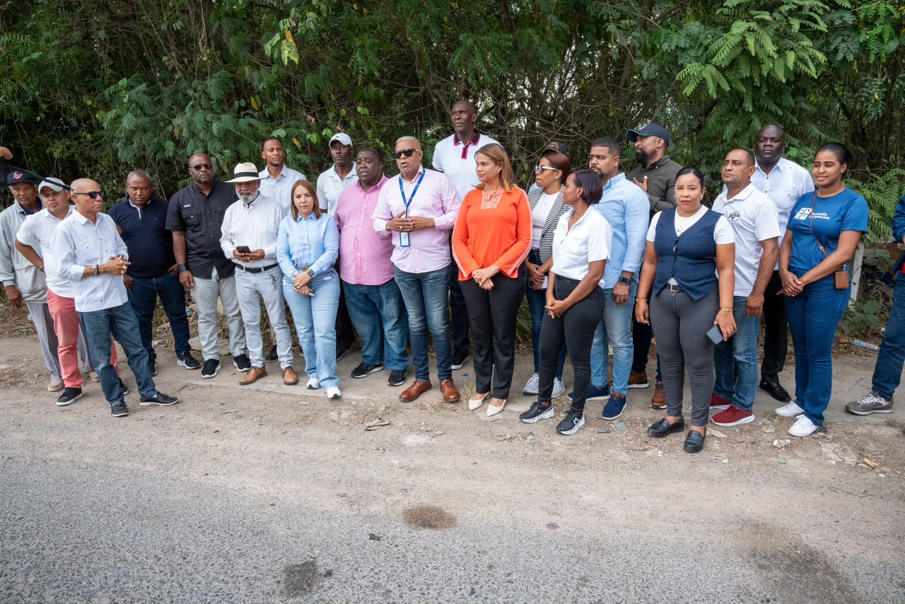 Central Romana Corporation presenta terreno de 10 mil metros para evaluación de futuro techado en Villa Verde
